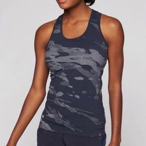 Like New Athlete Momentum Tank Top in Blue Camo Size S